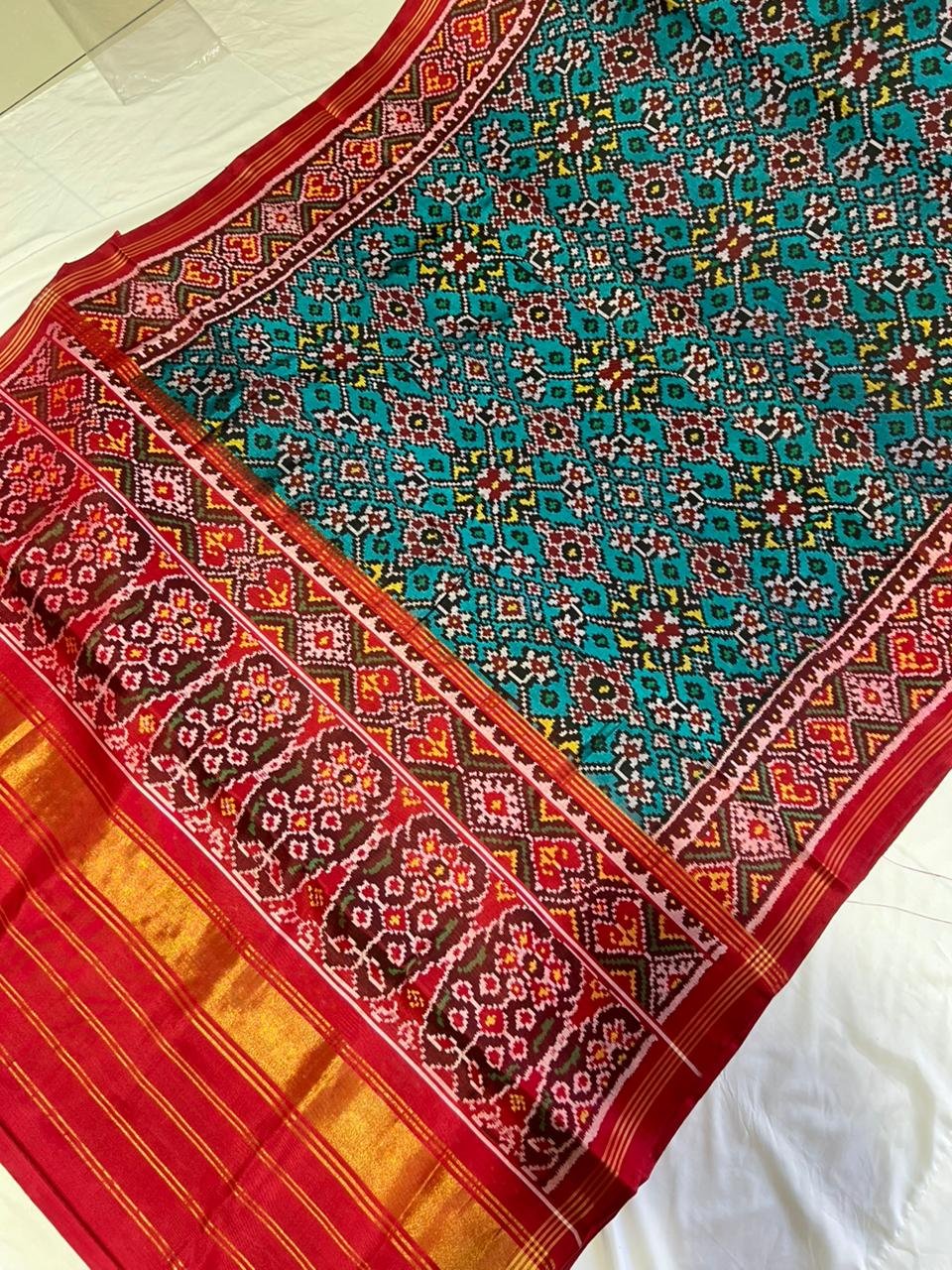Patan patola singal ekkt sarees 